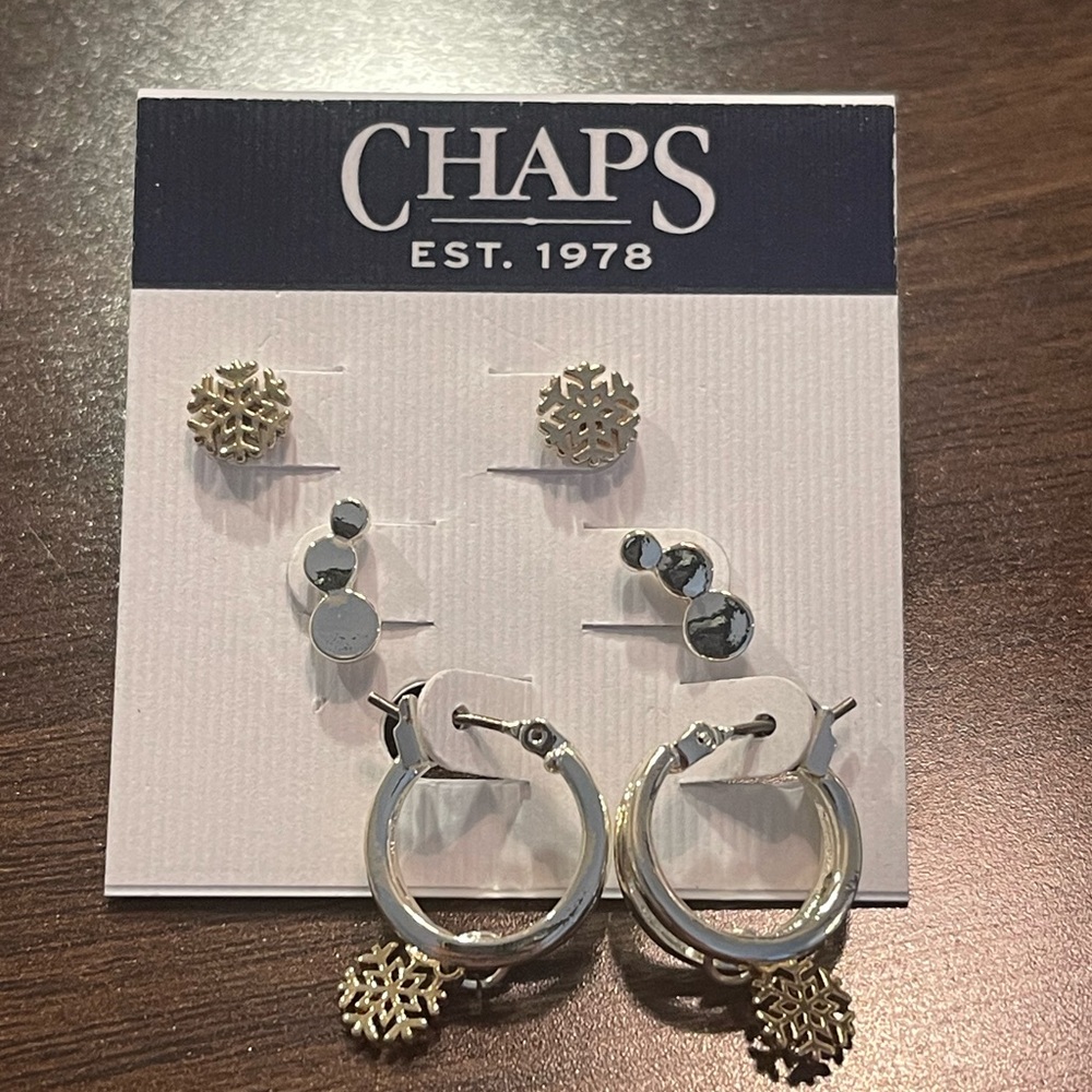 NWT chaps snowflake earrings